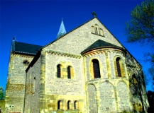Stiftskirche St. Peter – Kloster Petersberg b. Hall; Christusbruderschaft Selbitz ©noten-apitz.de; Bildquelle: Musikverlag Apitz