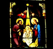 Schwerin Schlosskirche Chorraum Fenster: Weihnachtskirppe (Lk.2,1-20); Bildquelle: Musikverlag Apitz