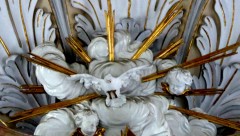Bild: Oberlangkampfen Kirche Symbol Heiliger Geist © noten-apitz.de Bildquelle: Musikverlag Apitz