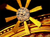 Palas de Rei, Altar Kirche – Jakobsweg Spanien, Gottesauge – Symbol für Gott ©noten-apitz.de; Bildquelle: Musikverlag Apitz