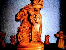 Krippenfiguren Weihnachtshaus Seiffen ©noten-apitz.de; Bildquelle: Musikverlag Apitz
